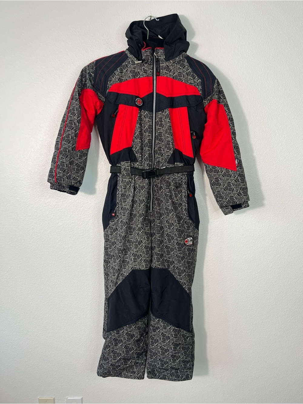 Obermeyer Kids Ski Suit Trax Print Flyer Snow Suit Size 8 Black Red